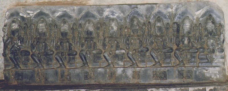 File:Saptamatrika (seven mothers) in Panchalingeshvara Temple at Govindanahalli.jpg