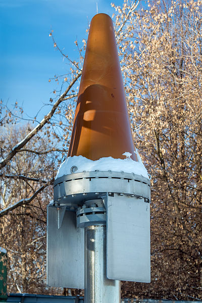 File:Satellite Communication Antenna of Submarine in B-396 Museum 10-feb-2015.jpg