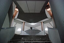 Escalier intérieur Académie des Beaux-Arts - L'Aquila.jpg