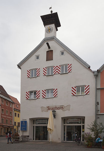 File:Schrannenplatz, Füssen, Alemania, 2012-10-06, DD 02.jpg