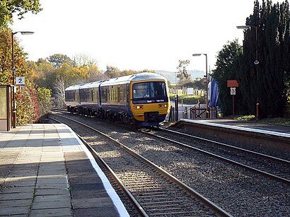 Shipton railway station in 2007.jpg