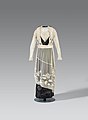 Silk robe white and black 1910-1918.jpg