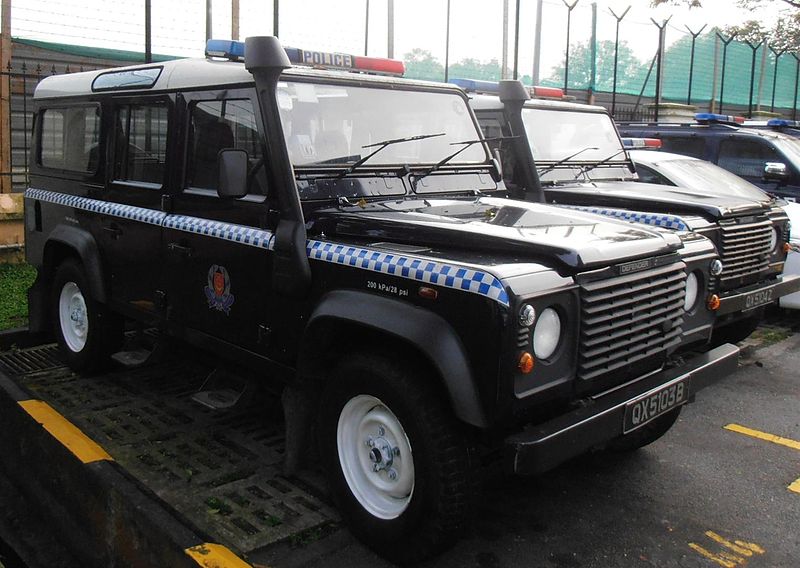 File:Singapore Police Force Land Rover Defender.jpg