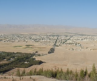 Skyline of Abadeh from a mountain.jpg