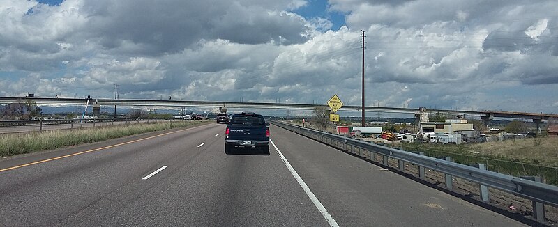 File:Skyway Bridge construction, 5-11-16, b.jpg