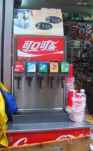 <span class="mw-page-title-main">Soda fountain</span> Device dispensing carbonated soft drinks
