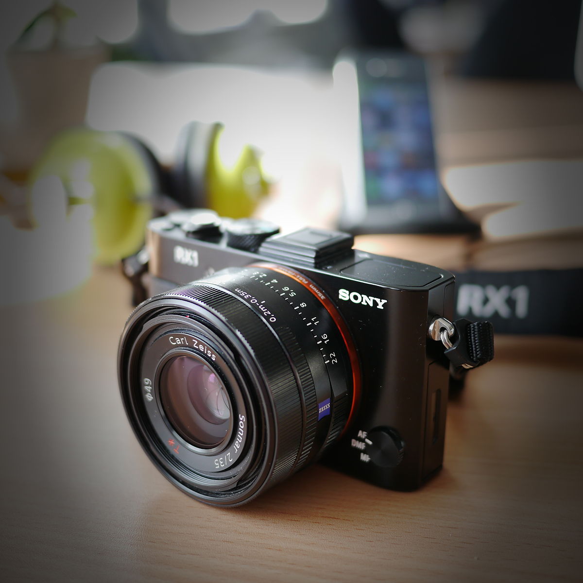 File:Sony Cyber-shot DSC-RX1.jpg - Wikimedia Commons