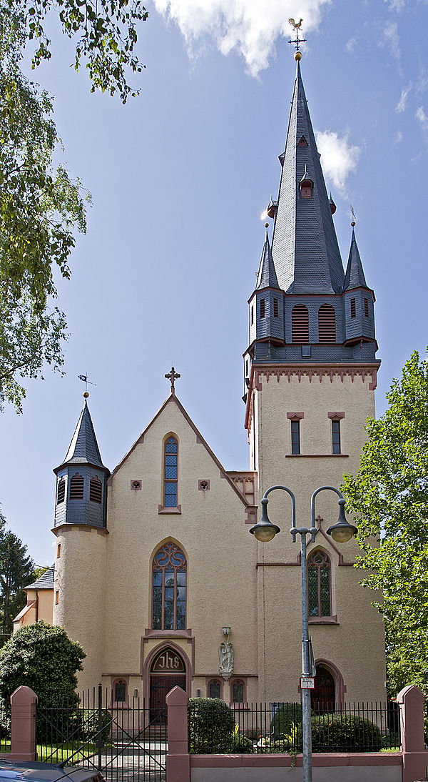 File:Sprendlingen St. Michael 20100831.jpg