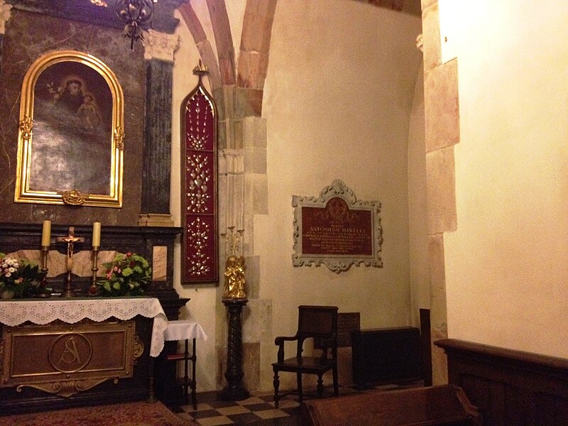 File:St. Anthony Chapel of the St. Mary's Basilica in Kraków.JPG