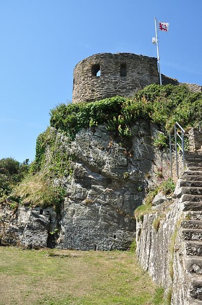 File:St Catherine's Castle (9712).jpg