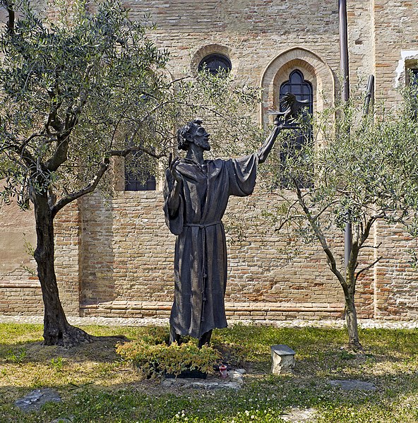 File:Statuto di bronzo di San Francesco d'Assisi (Treviso).jpg