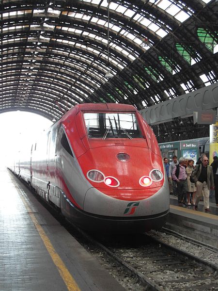 File:Stazione di Milano Centrale (10745374255).jpg