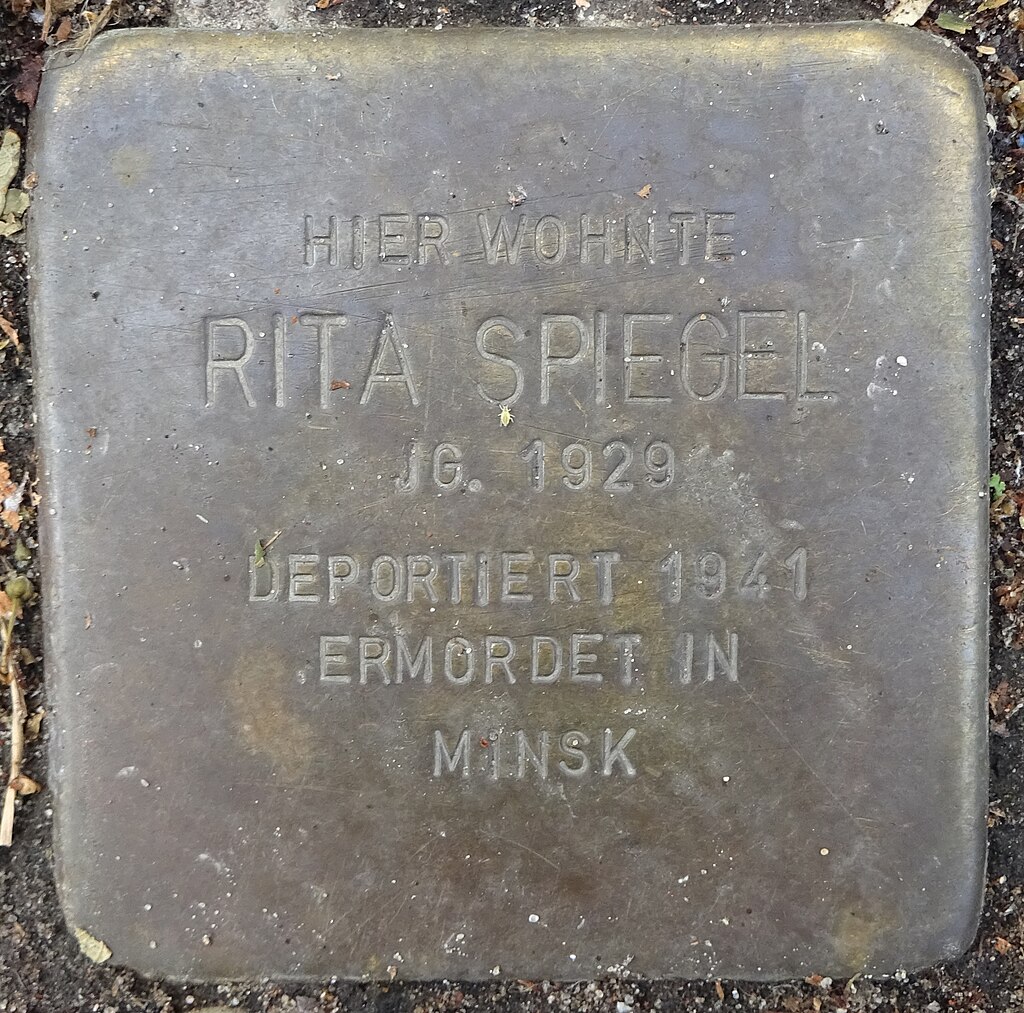 Stolperstein Karolinenstraße 27-28 (Rita Spiegel) in Hamburg-St. Pauli.JPG