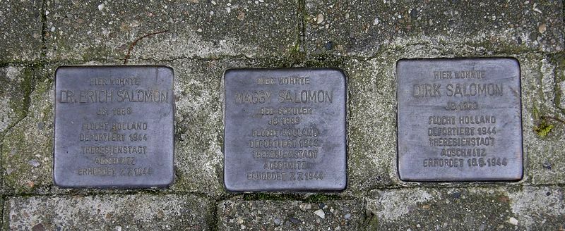 File:Stolpersteine Salomon.jpg