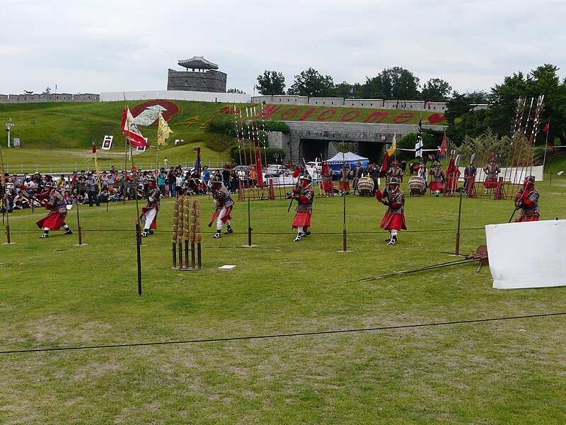 File:Suwon summer festival 2016 115.JPG