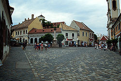 Photo of Szentendre's "Fo ter" (Main Square) Szentendre Fo ter.jpg