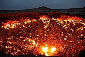 Résultat de recherche d'images pour "la porte des enfers au Turkménistan"