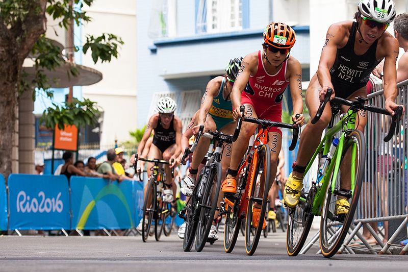 File:Triathlon at the 2016 Summer Olympics 03.jpg