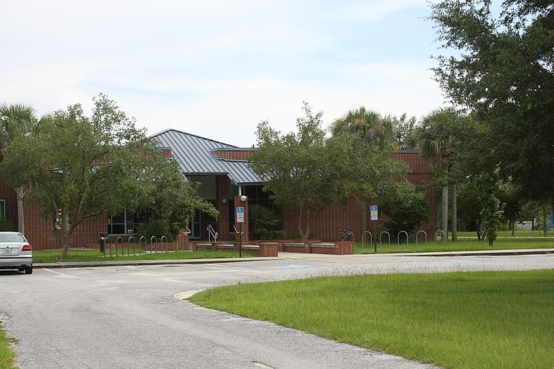 File:UF MicroBioCellScienceBuilding.jpg