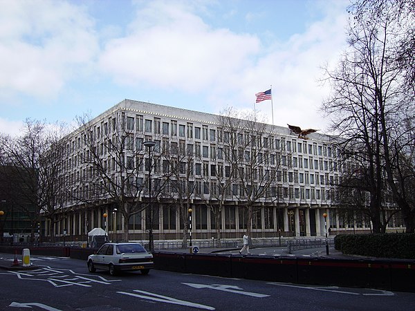 The former Eero Saarinen designed American embassy building (1960–2018) on the western side of Grosvenor Square is now a hotel