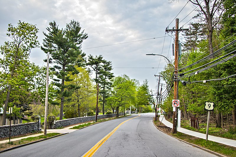 File:US Route 9 - North Broadway - Yonkers, NY.jpg