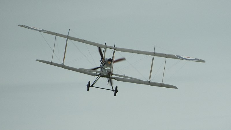 File:VE Day air show 2015, Duxford (18171669402).jpg