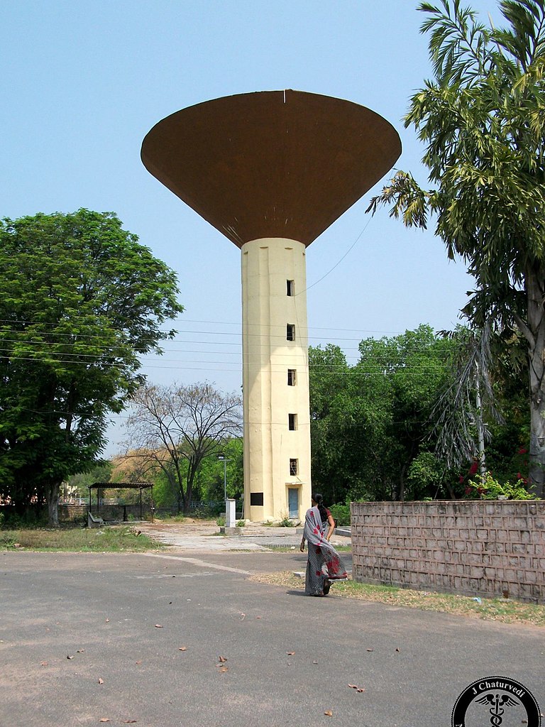File:Water Tank, NTPC Township, Ramagundam,AP - panoramio.jpg - Wikimedia Commons