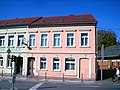 Residential house in semi-open development