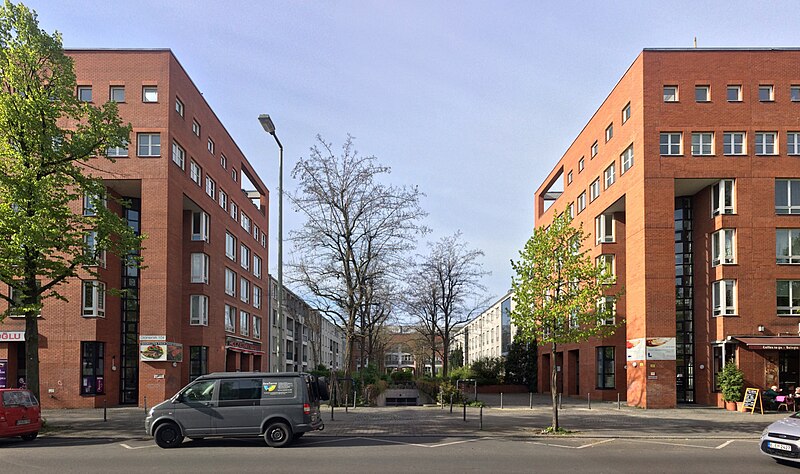 File:Wohnanlage-Ritterstr-Nord-Block-28-Oranienstr-Berlin-Kreuzberg-04-2017.jpg