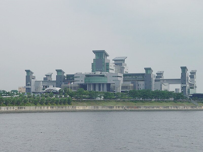 File:Woodlands Checkpoint, Singapore - 200301.jpg