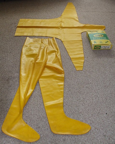 File:Yellow Skooba-Totes Dry Suit.jpg