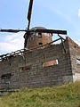 English: Zdrzewno - village in Gmina Wicko, Poland. Windmill's remains Polski: Zdrzewno - wieś w gminie Wicko, województwo pomorskie. Resztki wiatraka