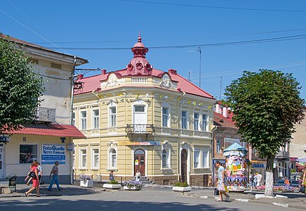 Житлово-торговий будинок (Чиншова кам'яниця), вул. Ковальська, 1