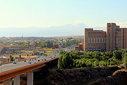 Davtasjen med Aragats i bakgrunden