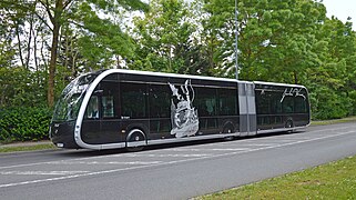 Bus de la livrée neutre sur la ligne Némo 1 à Longueau (738).