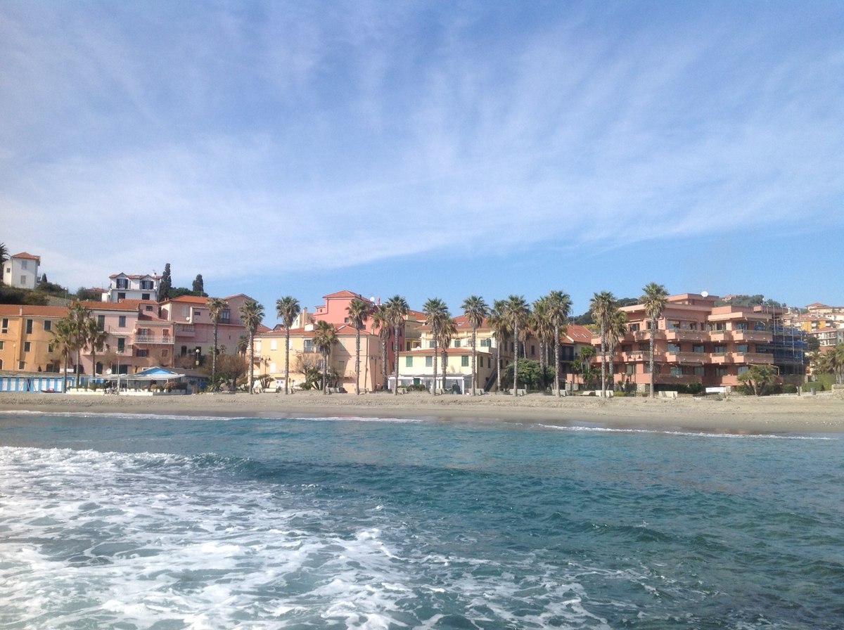 File:18017 San Lorenzo al Mare IM, Italy - panoramio.jpg ...