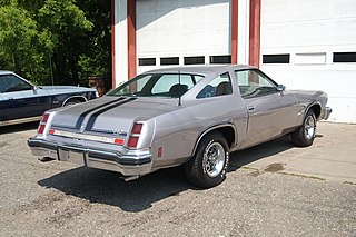 1975 Oldsmobile Cutlass 442 (14703557665)