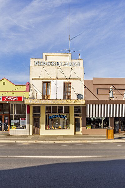 File:198 Sheridan Street, Gundagai (1).jpg