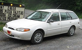 1997-99 Ford Escort wagon.jpg