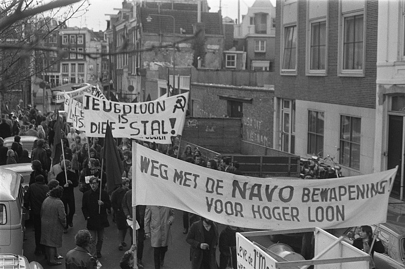 File:1 Mei demonstratie van CPN, Bestanddeelnr 923-4891.jpg