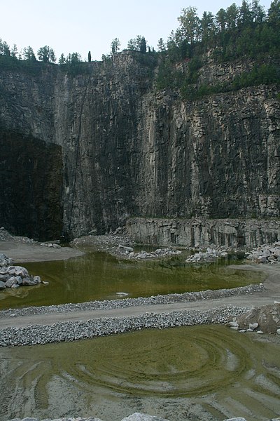 File:2008-08-17 Bottom of Crabtree Quarry.jpg