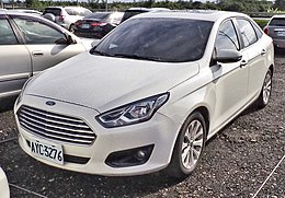 Ford Escort 2015 (față) .jpg