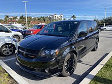 Dodge Grand Caravan GT 2017 Dodge Grand Caravan (RT) GT minivan all black in Florida 1of2.jpg