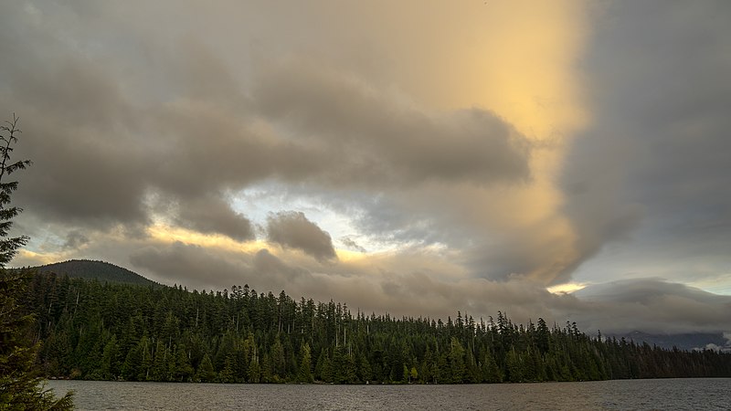 File:20190923-MountHood-CMR-0689a (48871193533).jpg