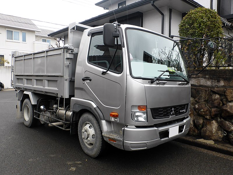 File:2nd generation Mitsubishi-Fuso FIGHTER front.JPG