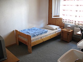 <span class="mw-page-title-main">Bed size</span> Dimensions of sleeping mattresses