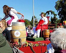 Ein Wagen im Festumzug zum Weinfest Meißen 2018