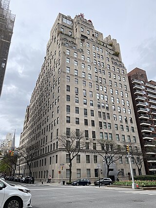 <span class="mw-page-title-main">740 Park Avenue</span> Residential building in Manhattan, New York