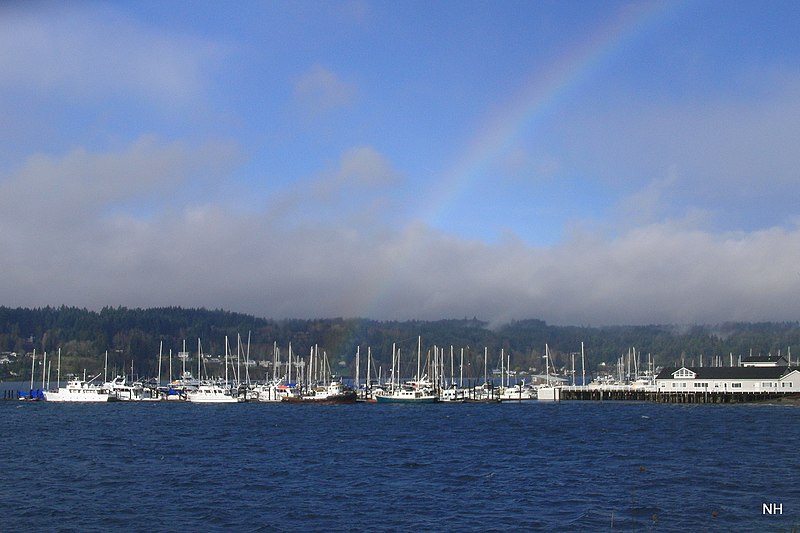 File:A faint rainbow - panoramio.jpg