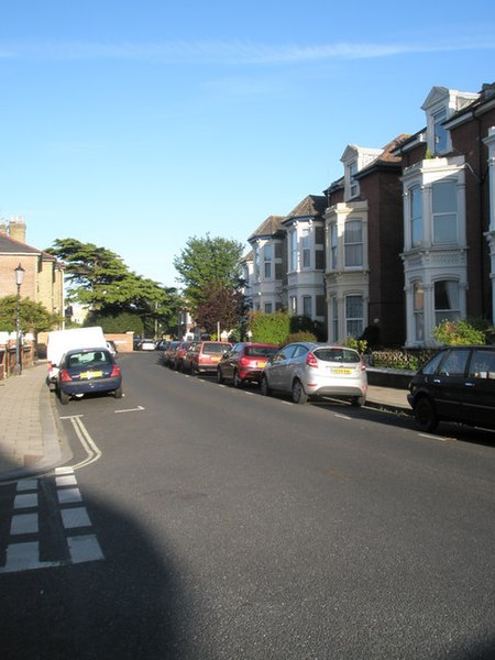 File:A spring evening in St Edwards Road - geograph.org.uk - 1314423.jpg